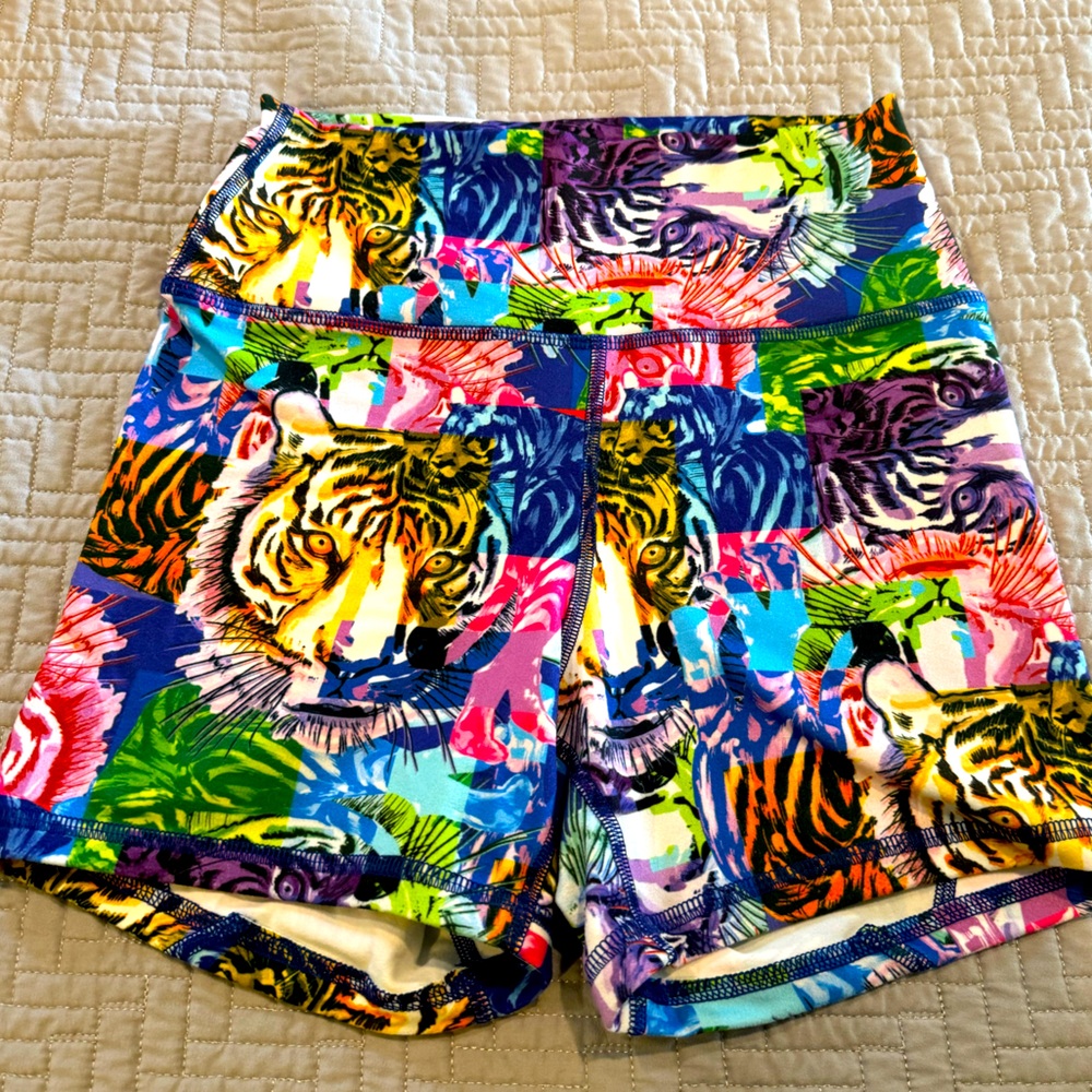 FLEO THC Eye of the tiger shorts SMALL